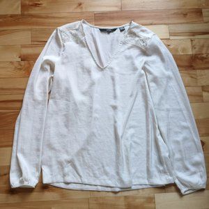NWOT Vero Moda Ivory Long Sleeved V Neck Blouse - Size Small